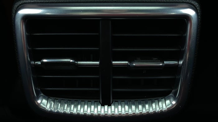 KIA K5-Rear AC Vents