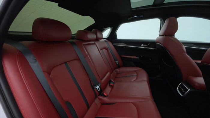 KIA K5-Right Side Door Cabin View