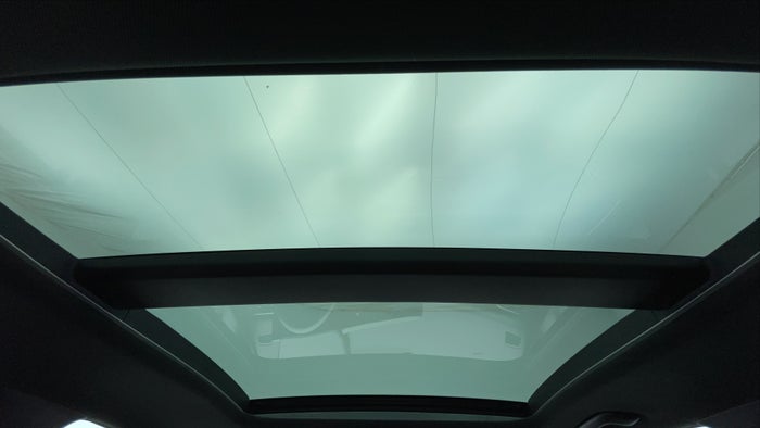 KIA K5-Interior Sunroof/Moonroof