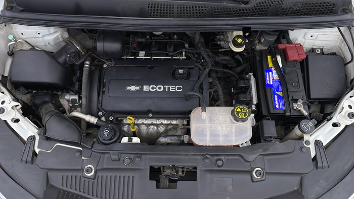 CHEVROLET TRAX-Engine Bonet View
