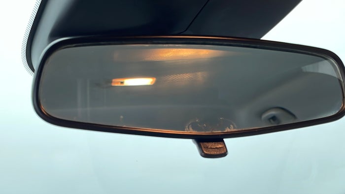 CHEVROLET TRAX-Ceiling Rear View Mirror Scratch