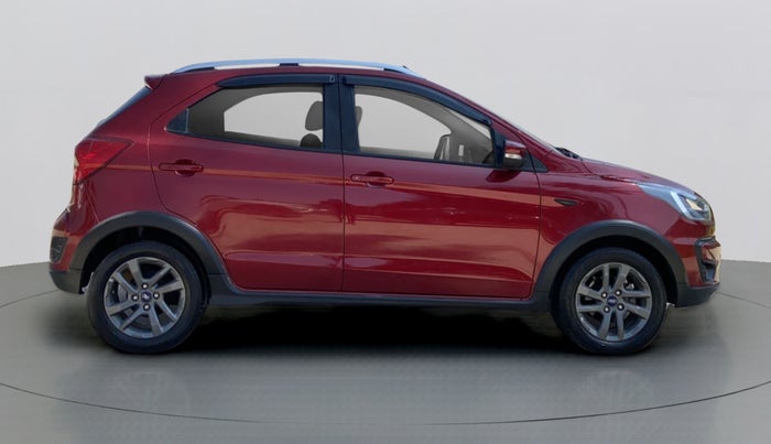 2019 Ford FREESTYLE TITANIUM + 1.2 TI-VCT, Petrol, Manual, 31,802 km, Right Side View