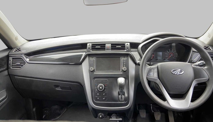 2017 Mahindra KUV 100 NXT K8 6 STR, Petrol, Manual, 44,217 km, Dashboard