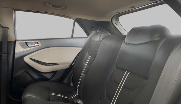 2017 Hyundai Elite i20 ASTA 1.2, Petrol, Manual, 47,910 km, Right Side Rear Door Cabin
