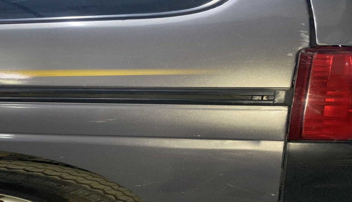 2018 Maruti Eeco 5 STR WITH A/C+HTR, Petrol, Manual, 40,144 km, Left quarter panel - Minor scratches