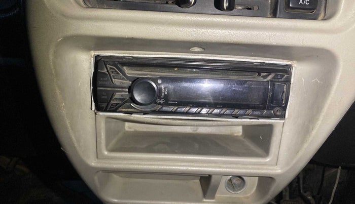 2018 Maruti Eeco 5 STR WITH A/C+HTR, Petrol, Manual, 40,144 km, Infotainment system - AM/FM Radio - Not Working