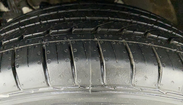 2019 Mahindra XUV300 1.5 W6 MT, Diesel, Manual, 44,494 km, Left Front Tyre Tread