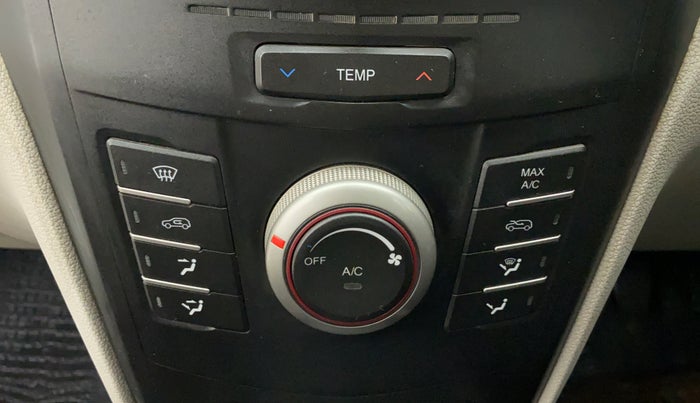 2019 Mahindra XUV300 1.5 W6 MT, Diesel, Manual, 44,494 km, AC Unit - Car heater not working
