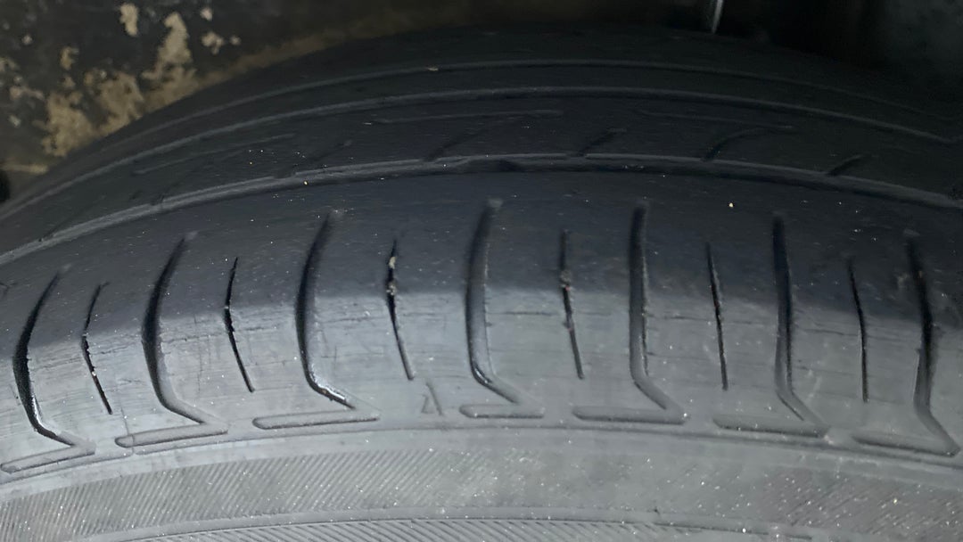 Left Rear Tyre Tread