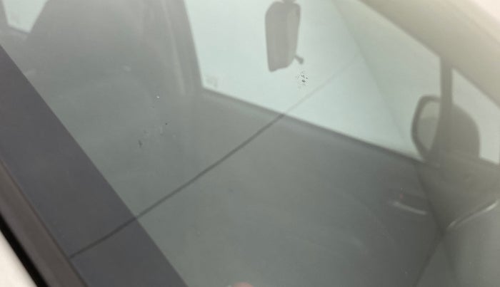 2014 Maruti Ritz VXI, Petrol, Manual, 65,203 km, Front windshield - Minor spot on windshield