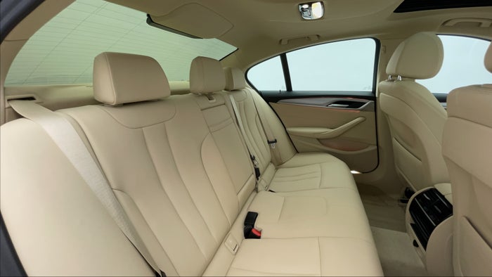 BMW 520I-Right Side Door Cabin View