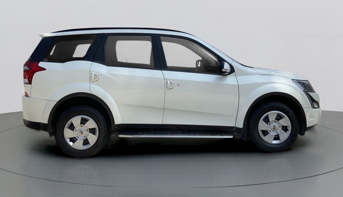 2018 Mahindra XUV500 W7 AT, Diesel, Automatic, 28,610 km, Right Side View