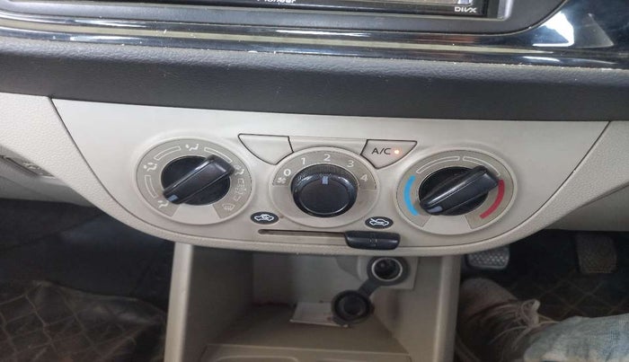 2018 Maruti Alto K10 VXI, Petrol, Manual, 39,911 km, AC Unit - Directional switch has minor damage