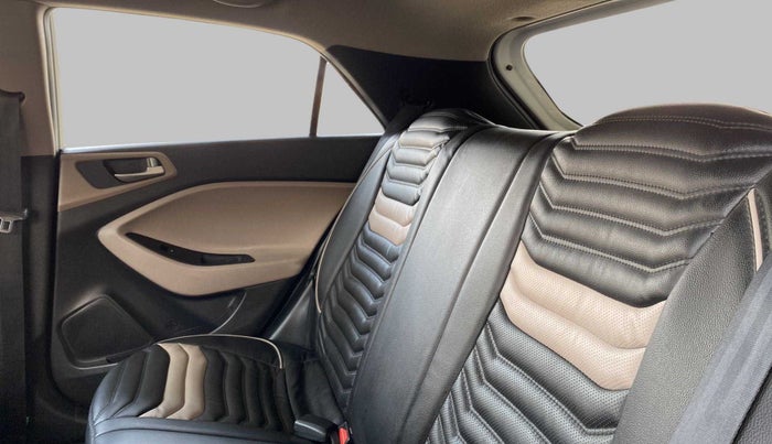 2019 Hyundai Elite i20 MAGNA PLUS 1.2, Petrol, Manual, 29,560 km, Right Side Rear Door Cabin