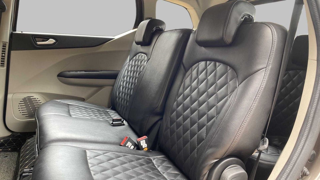 Right Side Rear Door Cabin