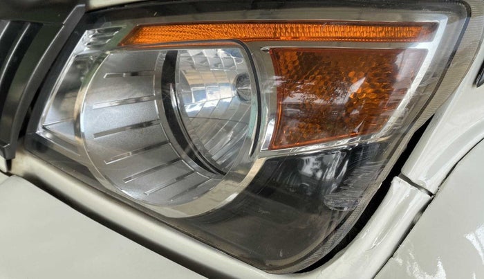 2015 Mahindra Bolero ZLX, Diesel, Manual, 48,619 km, Left headlight - Minor damage