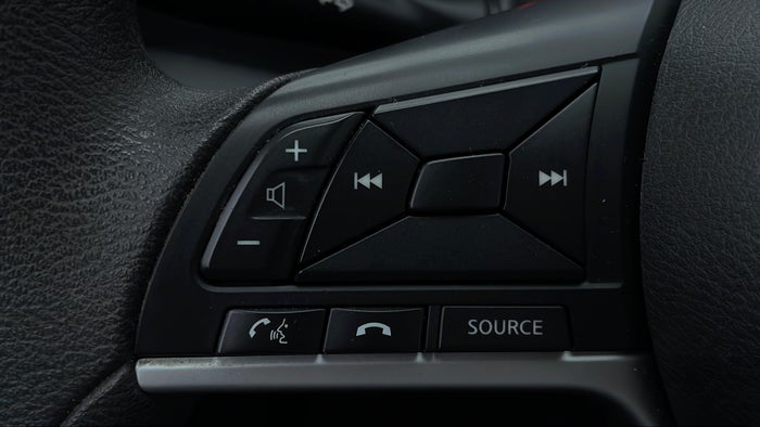 NISSAN KICKS-Drivers Control