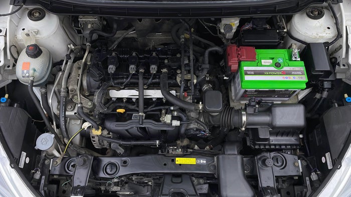 NISSAN KICKS-Engine Bonet View