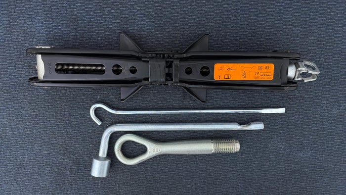 NISSAN KICKS-Tool Kit