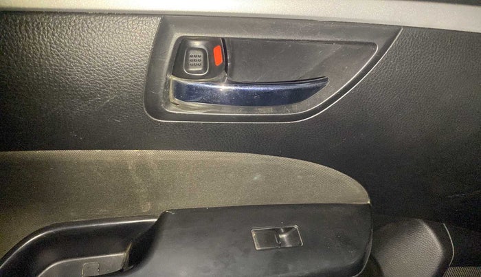 2015 Maruti Swift VXI, Petrol, Manual, 53,167 km, Left front window switch / handle - Power window makes minor noise
