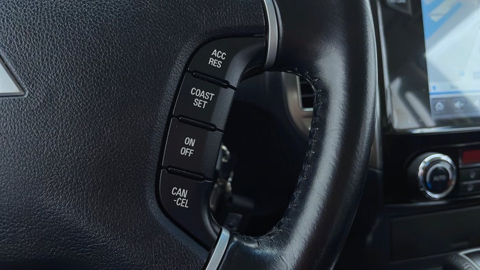 MITSUBISHI PAJERO-Cruise Control