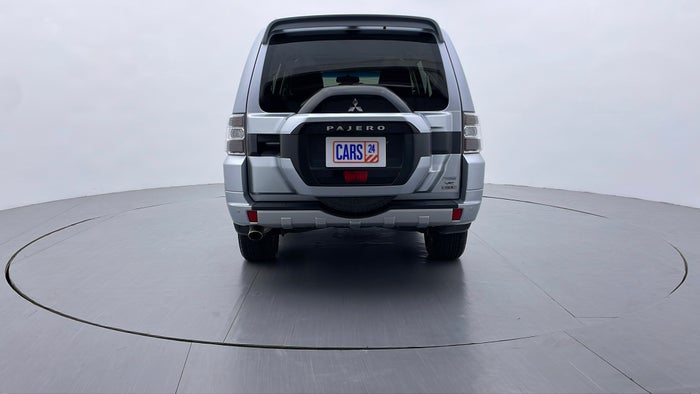 MITSUBISHI PAJERO-Back/Rear View