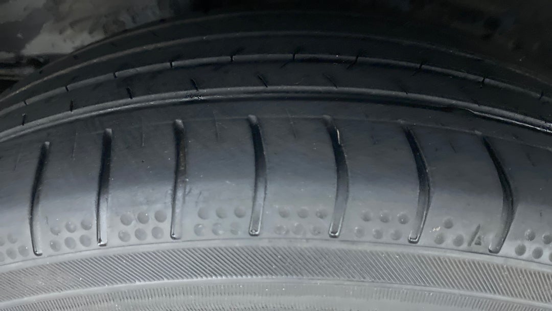 Right Rear Tyre Tread