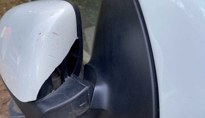 2013 Hyundai i10 SPORTZ 1.2 AT, Petrol, Automatic, 59,211 km, Right rear-view mirror - Cover has minor damage