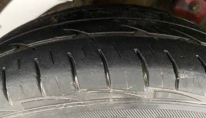 2015 Hyundai Eon ERA +, Petrol, Manual, 52,315 km, Right Rear Tyre Tread