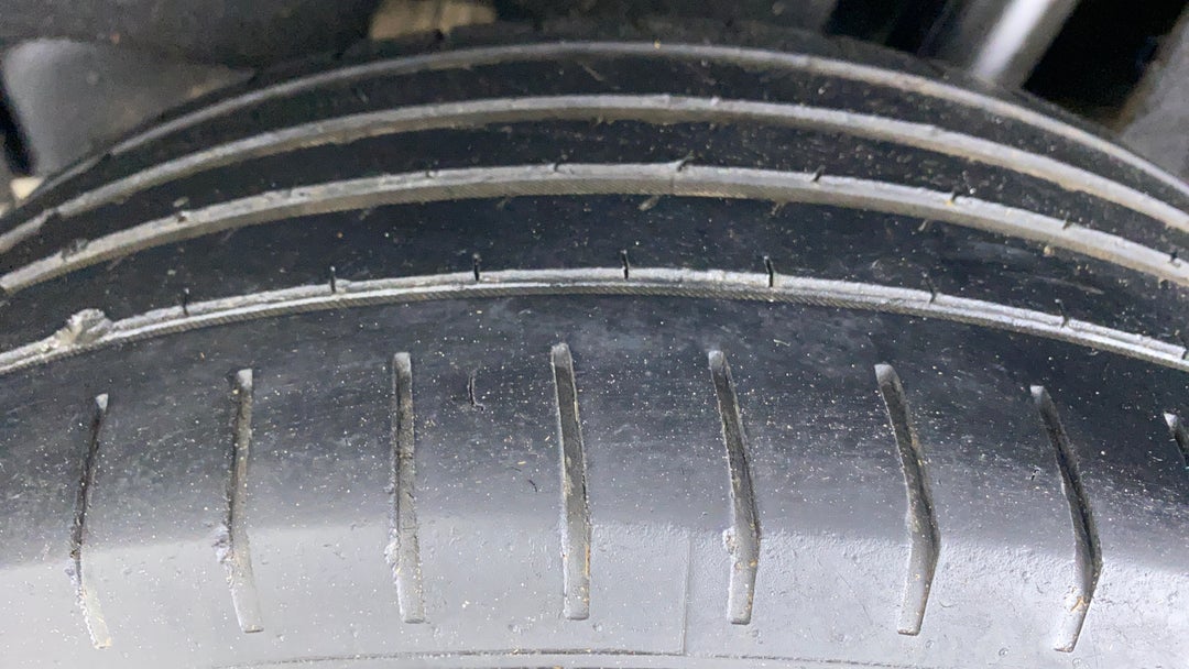 Left Rear Tyre Tread