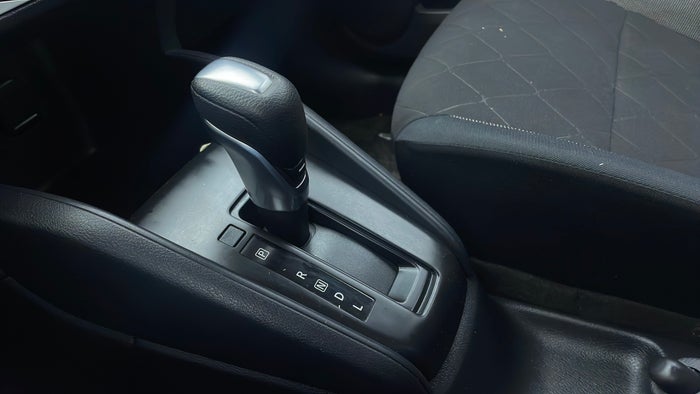 NISSAN KICKS-Gear Lever