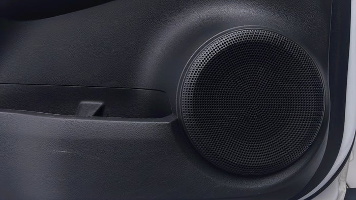 NISSAN KICKS-Speakers