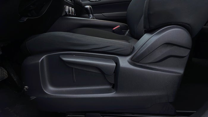 MAZDA CX 5-Driver Side Adjustment Panel