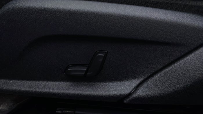 MERCEDES BENZ C 200-Driver Side Adjustment Panel