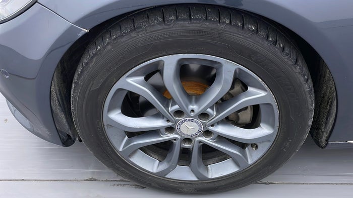 MERCEDES BENZ C 200-Alloy Wheel LHS Front Scratch