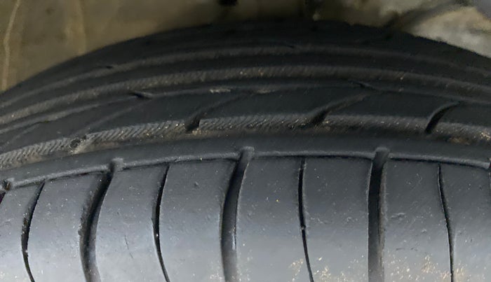2019 Maruti Swift VDI, Diesel, Manual, 46,592 km, Right Front Tyre Tread