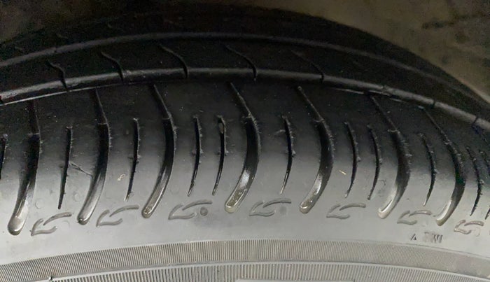 2015 Hyundai Grand i10 MAGNA 1.2 KAPPA VTVT, Petrol, Manual, 63,857 km, Left Rear Tyre Tread