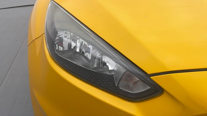 FORD FOCUS-Head Light RHS Scratch