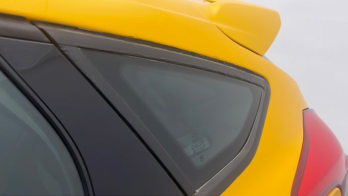 FORD FOCUS-Window Glass / Quarter Glass LHS Rear Beading Missing/Broken