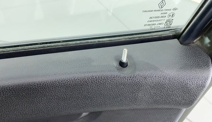 2017 Renault Kwid 1.0 RXL, Petrol, Manual, 54,818 km, Lock system - Door lock knob has minor damage