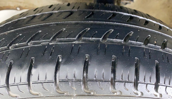 2013 Maruti Wagon R Stingray VXI, Petrol, Manual, 68,674 km, Left Front Tyre Tread
