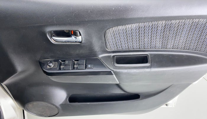 2013 Maruti Wagon R Stingray VXI, Petrol, Manual, 68,674 km, Driver Side Door Panels Control