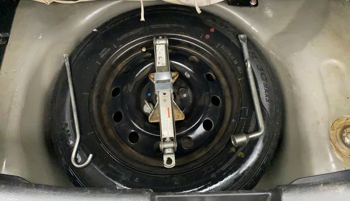 2014 Maruti Swift VXI, Petrol, Manual, 58,625 km, Spare Tyre