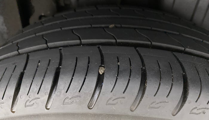 2021 Mahindra XUV300 1.2 W8 OPT, Petrol, Manual, 9,335 km, Left Rear Tyre Tread