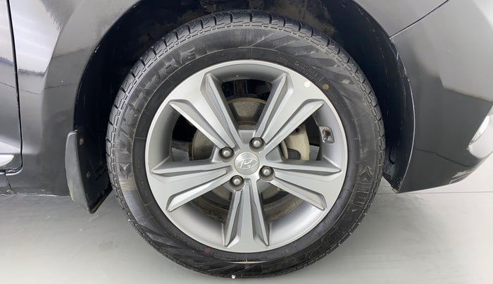 2019 Hyundai Verna 1.6 SX+ VTVT AT, CNG, Automatic, 59,449 km, Right Front Wheel