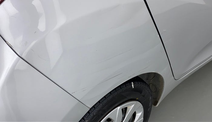 2015 Hyundai Eon MAGNA +, Petrol, Manual, 83,495 km, Right quarter panel - Minor scratches