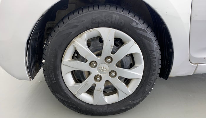 2015 Hyundai Eon MAGNA +, Petrol, Manual, 83,495 km, Left Front Wheel