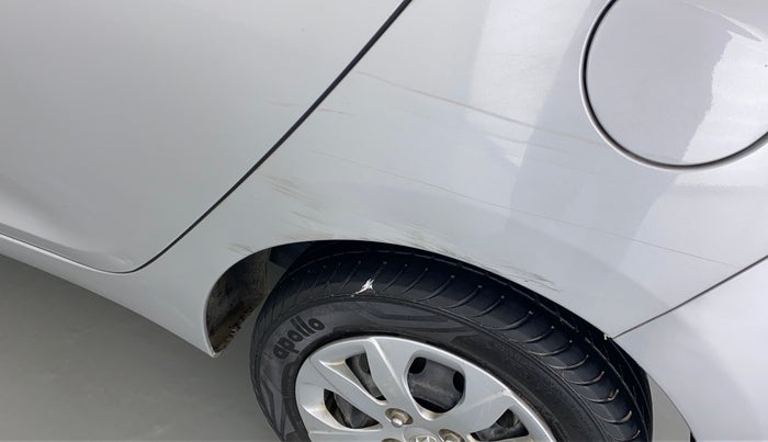 2015 Hyundai Eon MAGNA +, Petrol, Manual, 83,495 km, Left quarter panel - Minor scratches