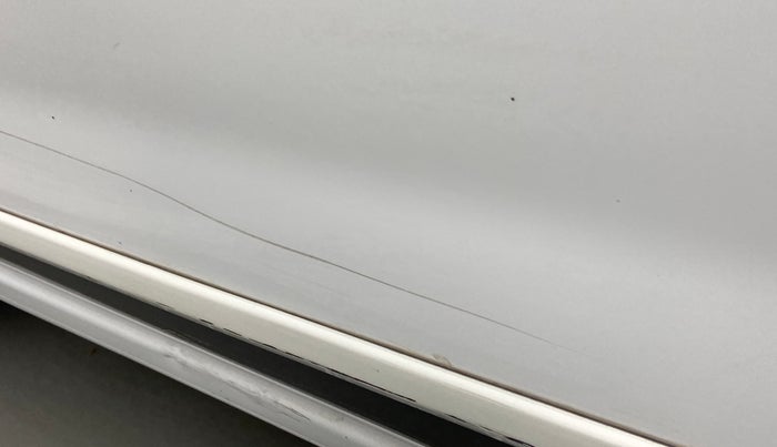 2019 Ford New Figo TITANIUM 1.2 PETROL MT, Petrol, Manual, 18,162 km, Front passenger door - Minor scratches