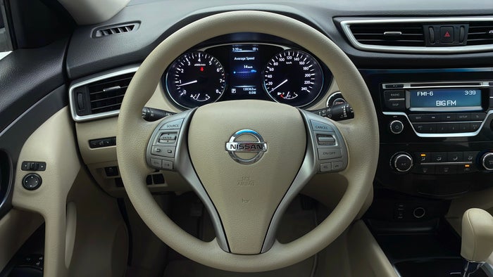 NISSAN X TRAIL-Steering Wheel Close-up